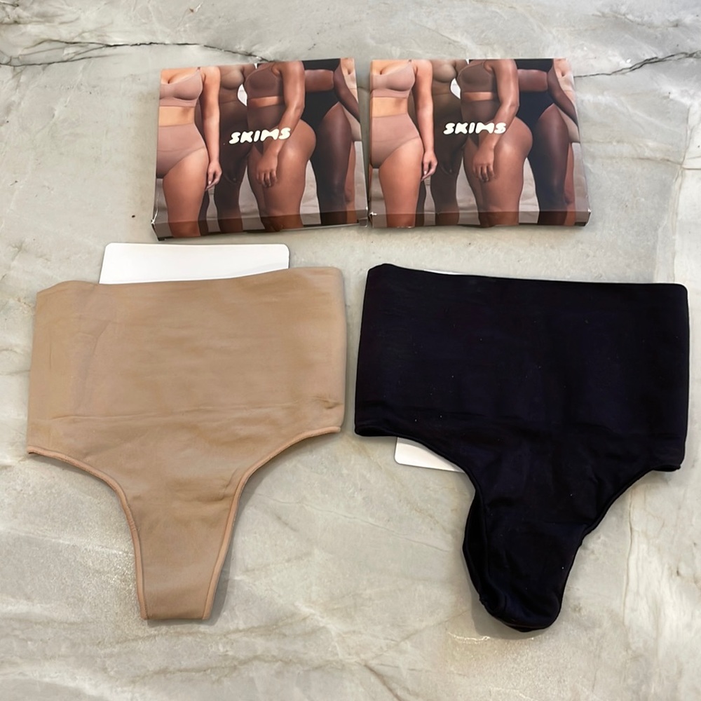 4 pairs of Skims control thong size S/M